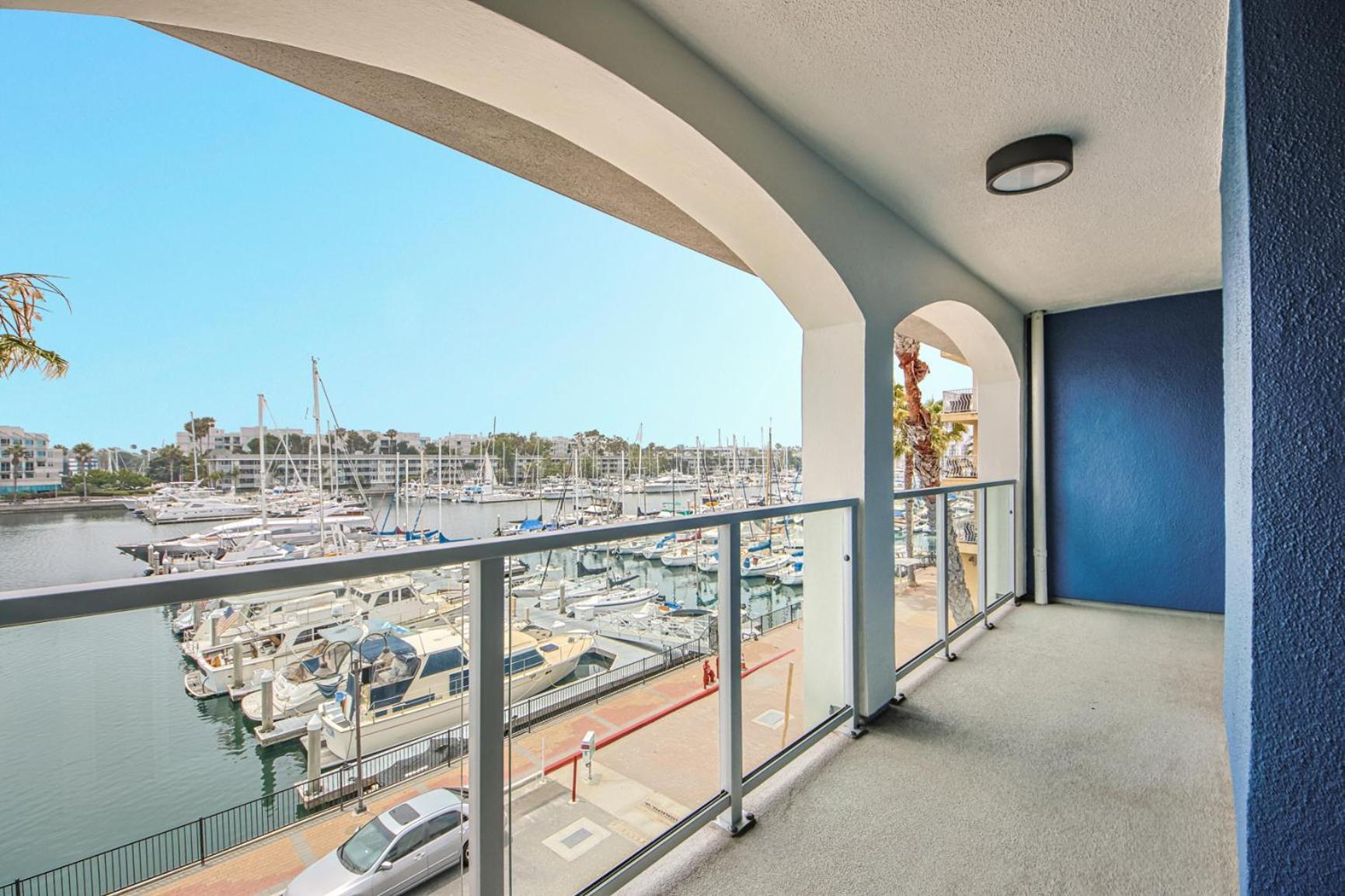 Bright & Airy 2 Bed 2 Bath Haven Appartamento